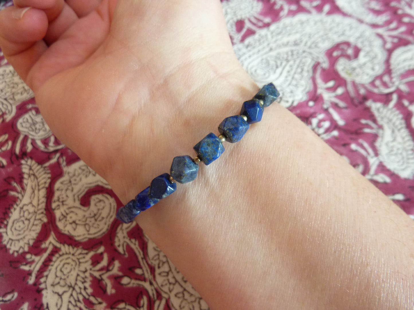 Bracelet de lapis lazuli et perles d'argent, fermoir en S - 16,5cm