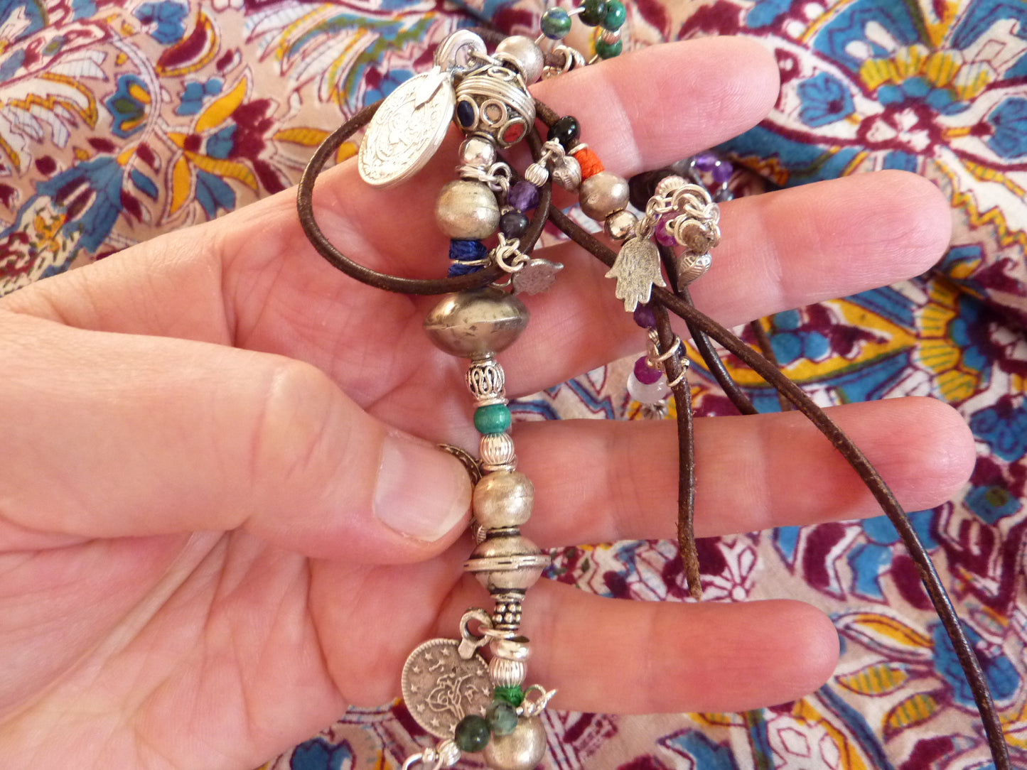 Collier bracelet d'inspiration tzigane - argent, perles ethniques, breloques et pierres semi-précieuses - pièce unique