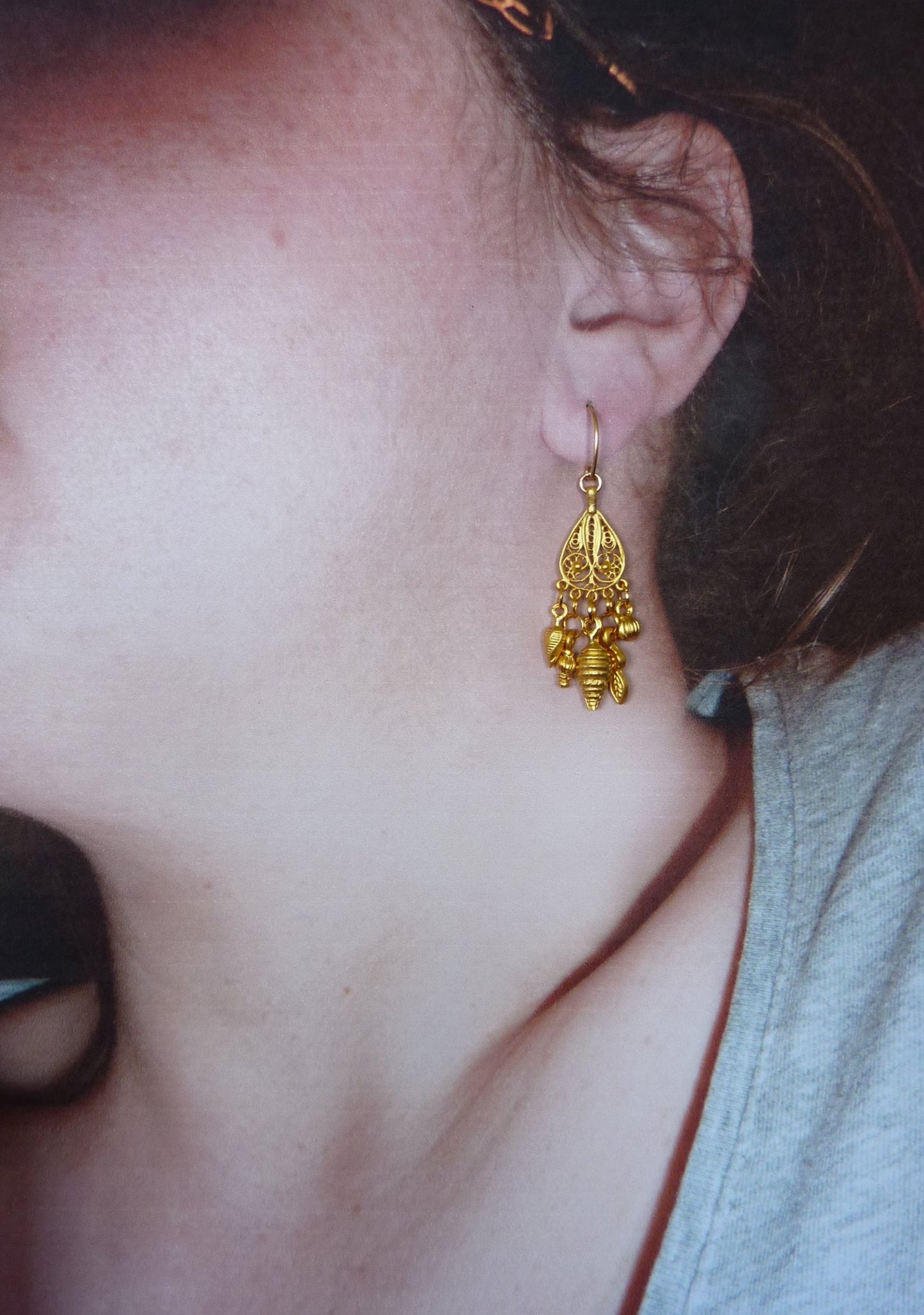 Boucles d'oreilles à pampilles à crochet gold filled et breloques plaqué or