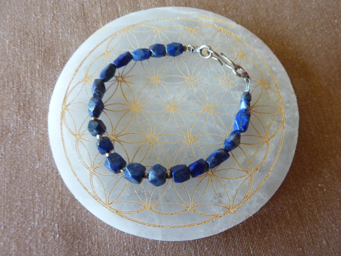 Bracelet de lapis lazuli et perles d'argent, fermoir en S - 16,5cm